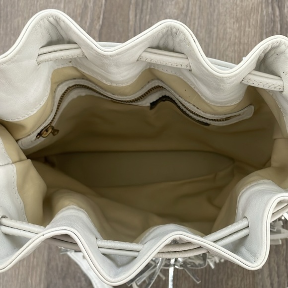 Shaggy White Purse - Picture 6 of 10